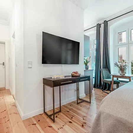 The Malmoeer, Modern 1 Bedroom On 40m2, Own Backyard Garden-terrace, Quite & Relaxed, However In Prenzlauer Berg Berlin