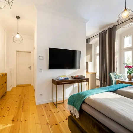 Apartment The Malmoeer, Modern 1 Bedroom On 40m2, Own Backyard Garden-terrace, Quite & Relaxed, However In Prenzlauer Berg Berlin