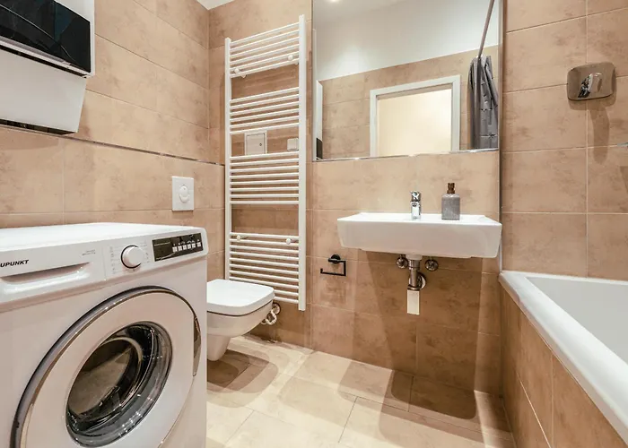 The Malmoeer, Modern 1 Bedroom On 40m2, Own Backyard Garden-terrace, Quite & Relaxed, However In Prenzlauer Berg